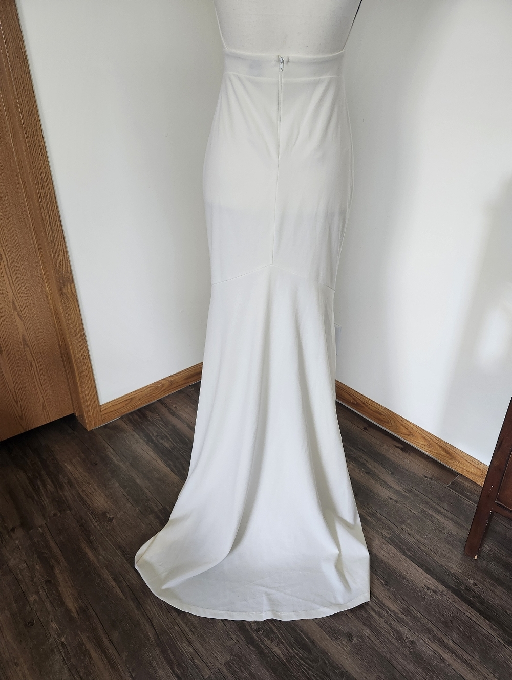 NWT *With Flaws* Windsor Ivory Deep V-Neck Halter Bridal Maxi Dress - Picture 5 of 9
